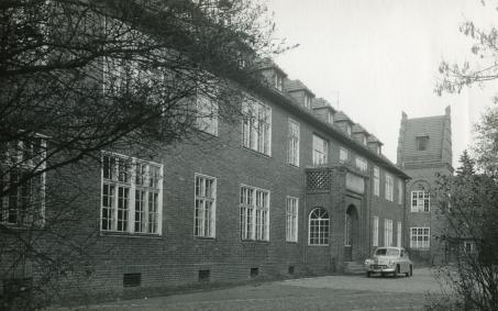 Budynek szpitala w latach siedemdziesiątych